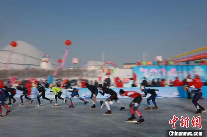 2024年哈尔滨亚洲速度滑冰马拉松开赛，千名参赛