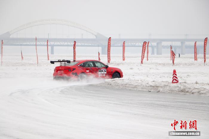 2026哈尔滨冰雪汽车超级联赛国际邀请赛正式启幕