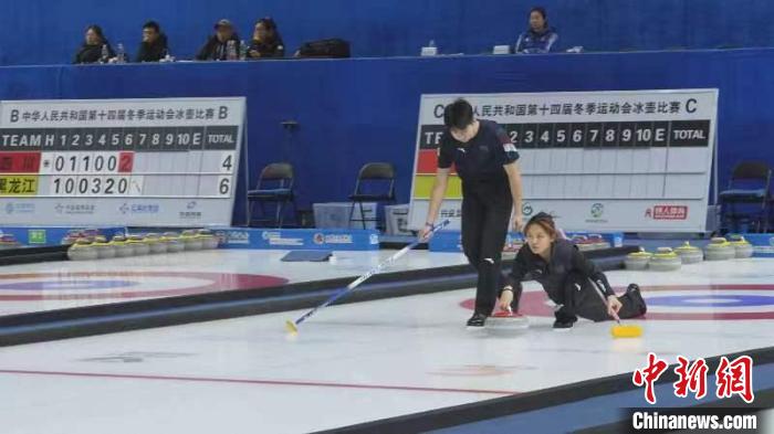 十四冬冰壶青年组混双决赛：黑龙江队以出色整