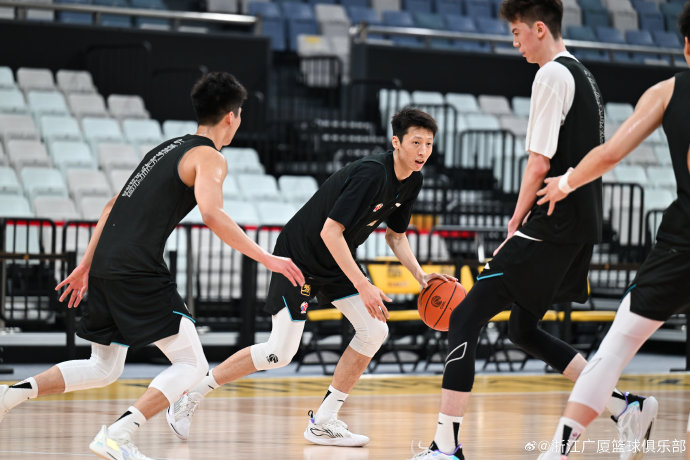 广厦男篮主场迎战吉林男篮 争夺季后赛关键席位