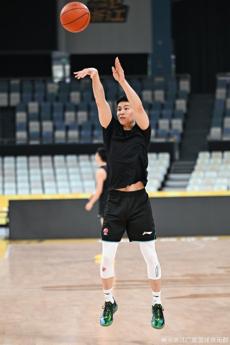 广厦男篮主场迎战吉林男篮 争夺季后赛关键席位