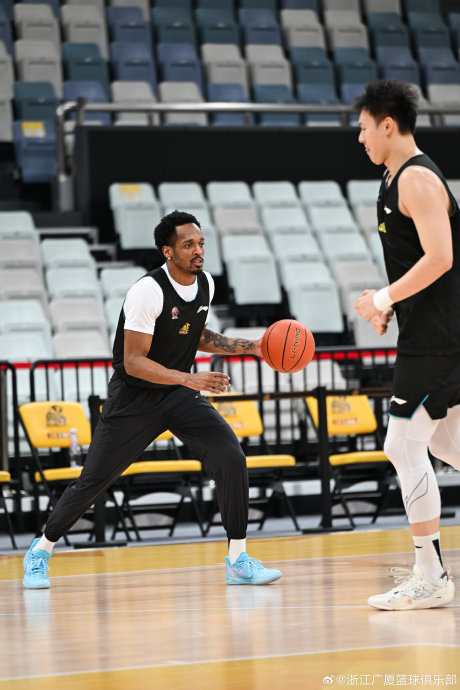 广厦男篮主场迎战吉林男篮 争夺季后赛关键席位
