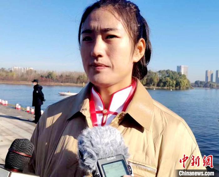 沈阳浑南区中小学赛艇嘉年华开幕 崔晓桐出席助