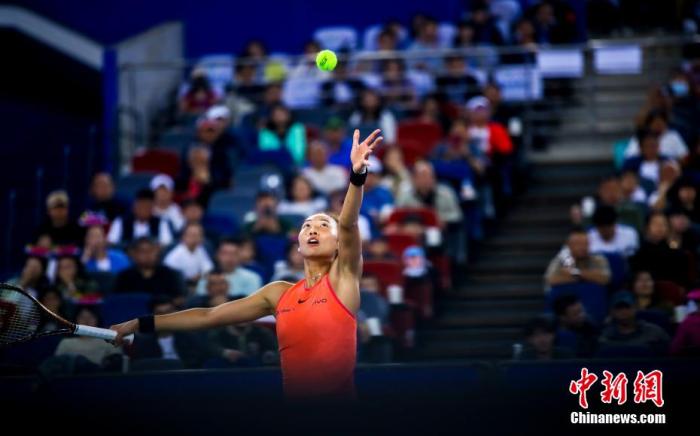 郑钦文东京站夺冠创赛季三冠纪录