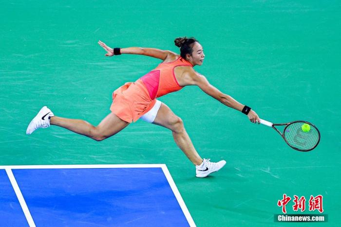 郑钦文东京站夺冠创赛季三冠纪录